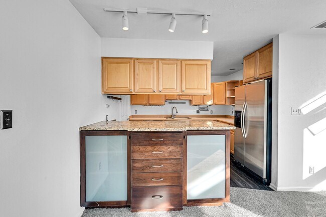 Building Photo - $2,345.00, 2 Bed, 1.5 Bath in Boulder with In Unit Laundry