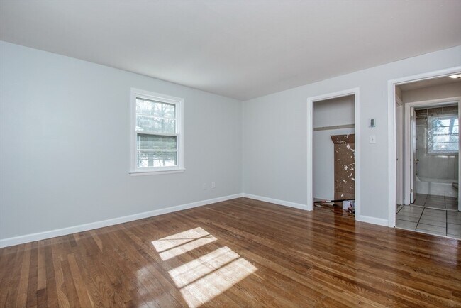 Building Photo - 22 SW Cutoff