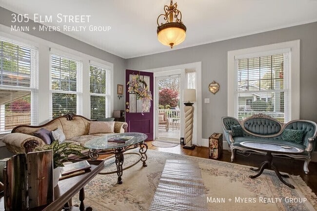 Building Photo - 305 Elm St