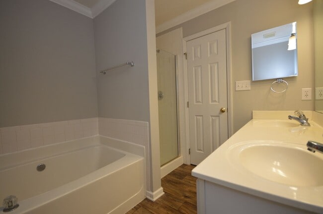 Building Photo - 4324 Pine Springs Ct