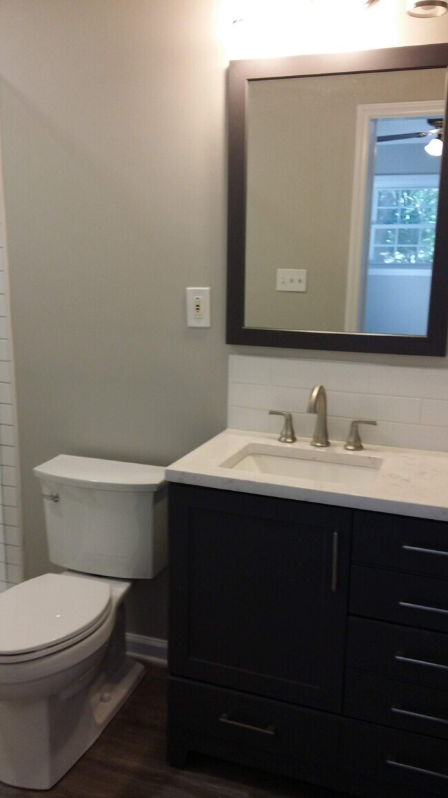 Building Photo - 1709 Merry Oaks Rd