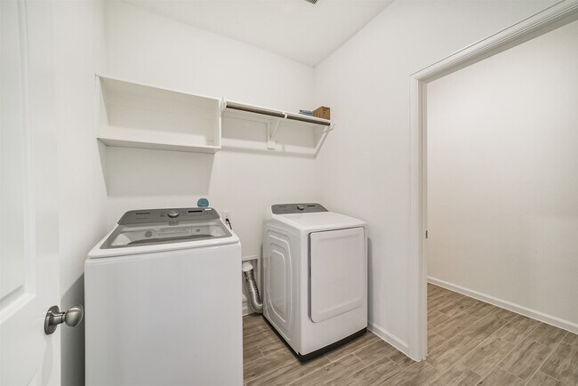 Building Photo - 547 Bristol Tide Ct