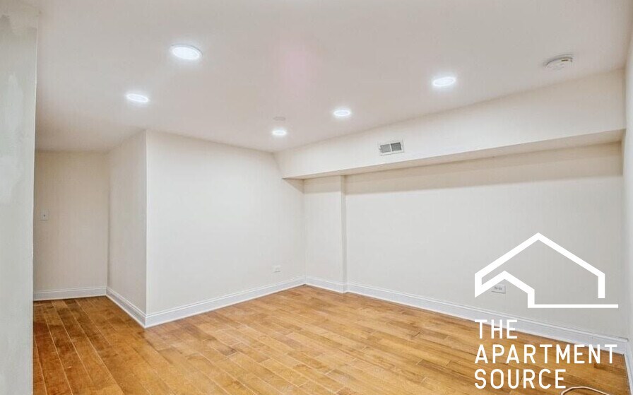 Building Photo - 1418 N Mohawk St