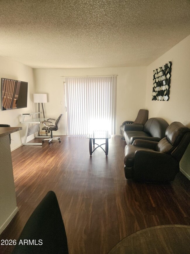 Building Photo - 2625 E Indian School Rd