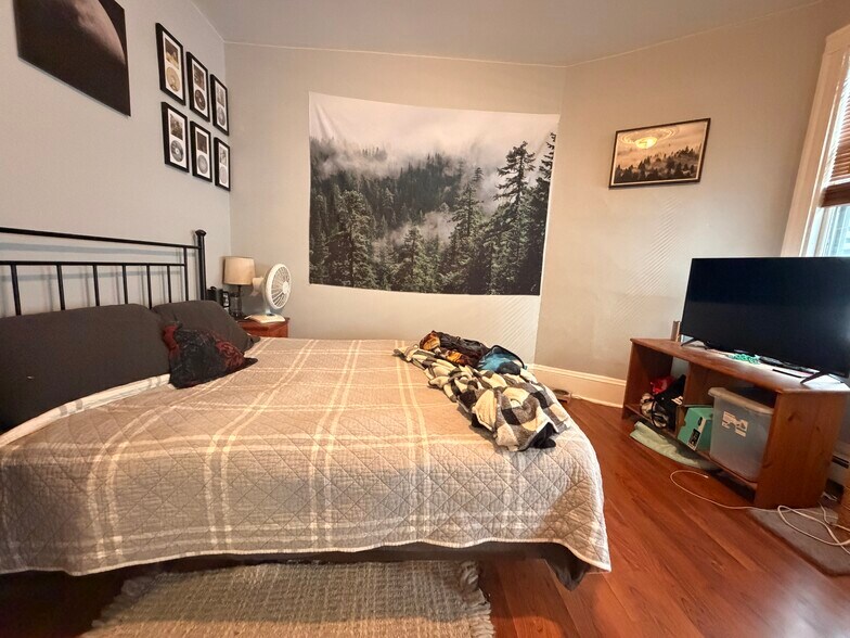 Building Photo - 18 Washburn St