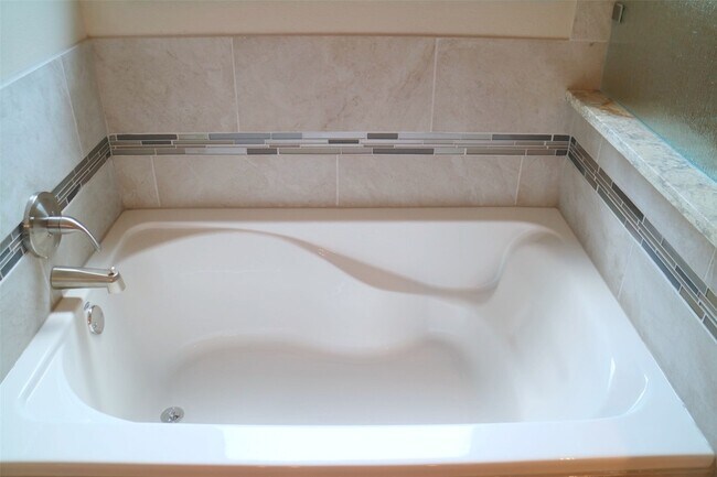 Building Photo - 22017 Royal Timbers Dr