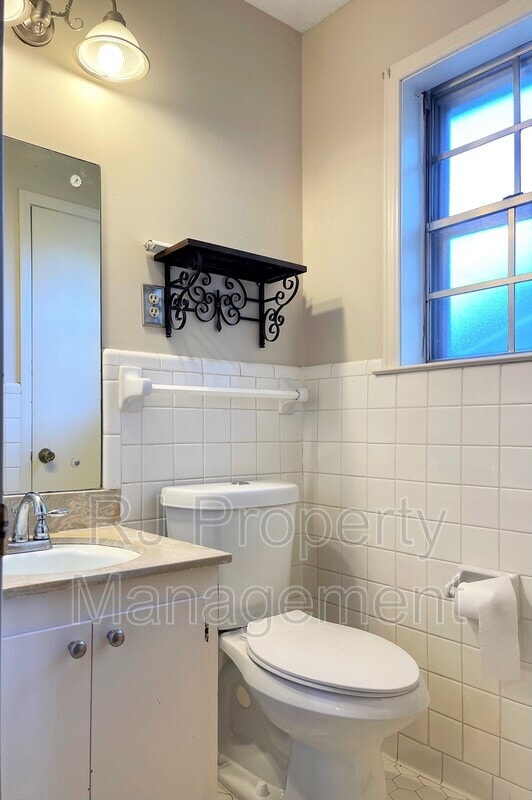 Building Photo - 2844 Marbry Dr