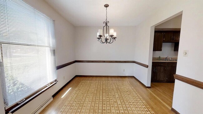 Building Photo - 933 High Meadow Dr