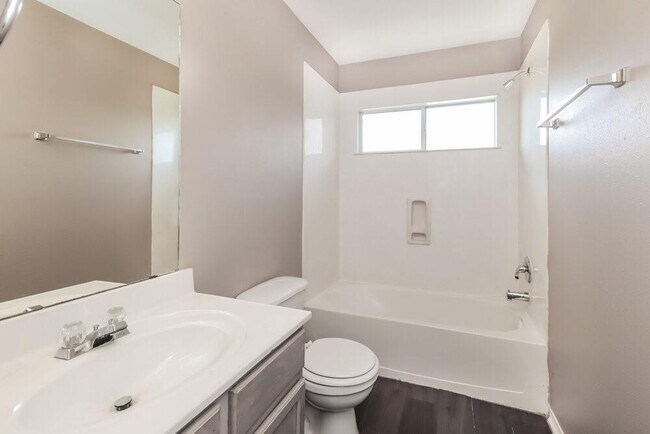 Building Photo - 9310 Abbotshall Ln