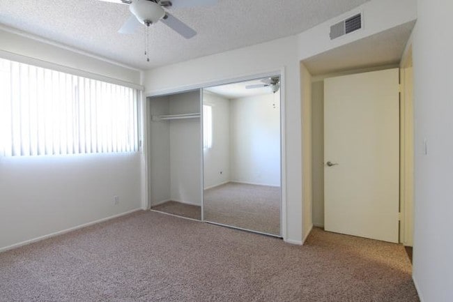Building Photo - 2 bedroom in Studio City CA 91604