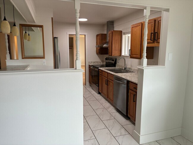 Building Photo - Quiet 3 Bedroom, 2 Bath with Large Backyard