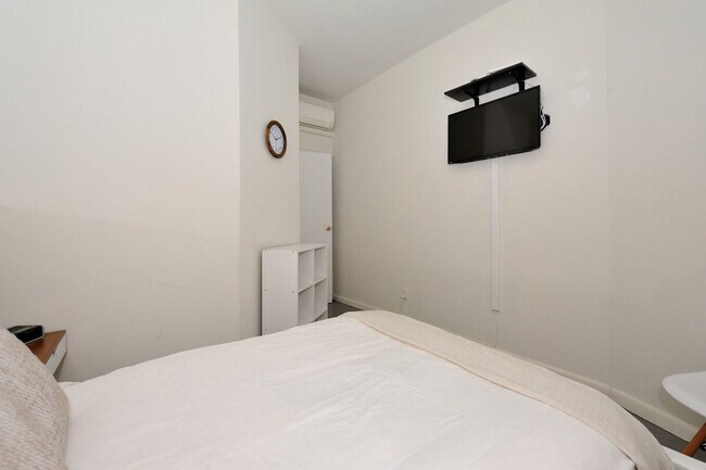 Building Photo - 478 9th Ave