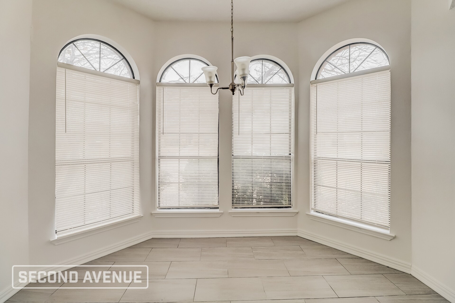 Building Photo - 8802 Briarwood Dr