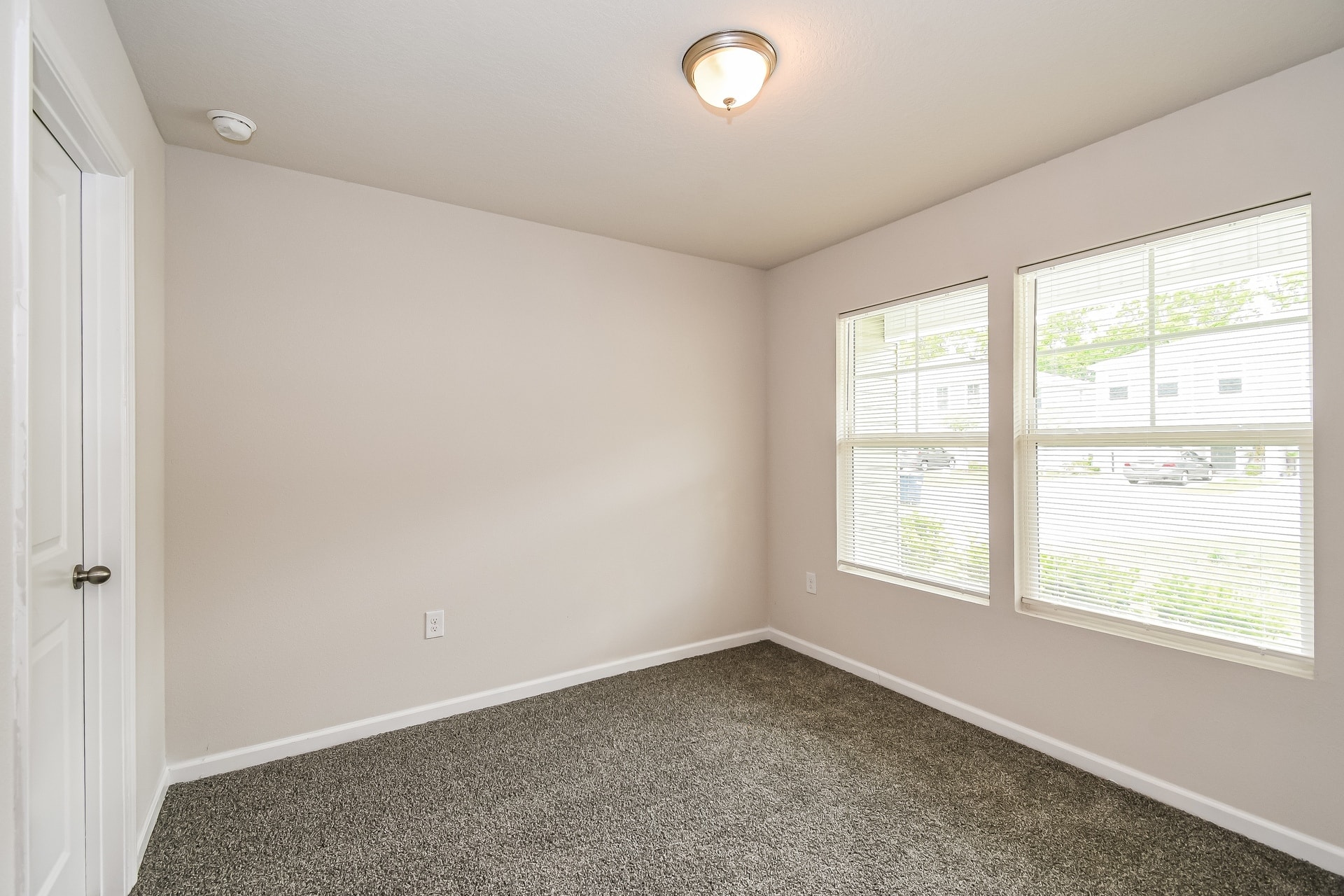 Building Photo - 45327 Red Brick Dr