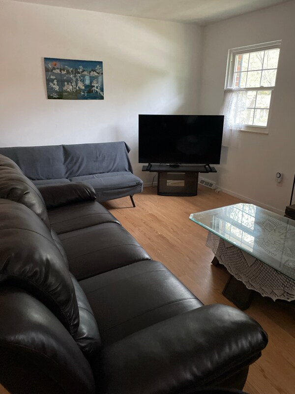 Building Photo - 217 Jubaka Dr