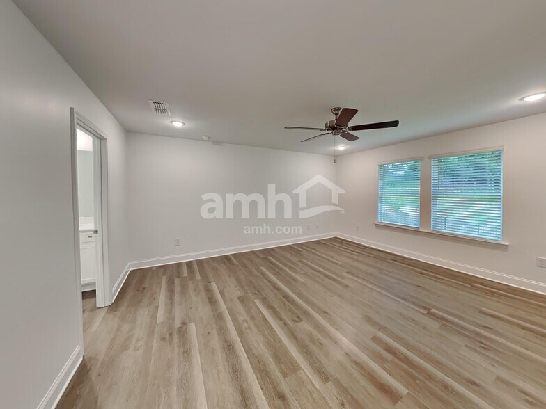 Building Photo - 1555 Soapstone Rd