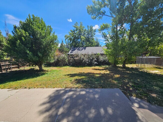 Building Photo - 3801 E Mallard Ln