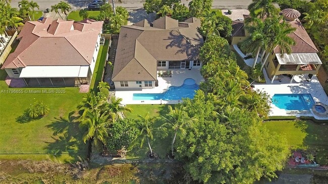 Building Photo - 3140 Fairways Dr
