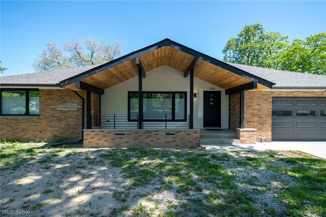 Building Photo - 10600 Lake Ave