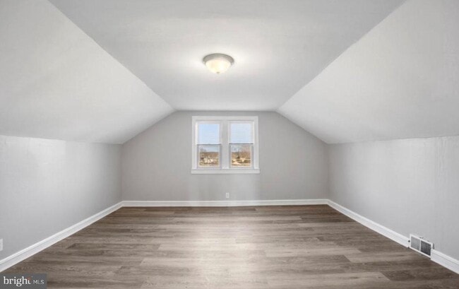 Building Photo - 124 Stiles Ave