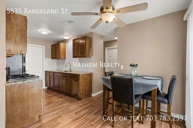 Building Photo - 5535 Rangeland St
