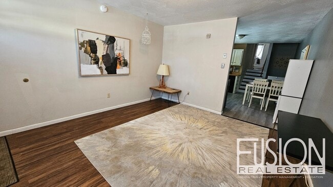 Building Photo - 140-142 Pine St