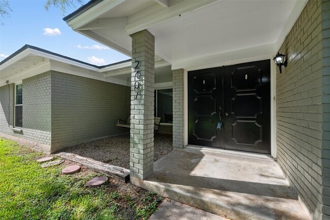 Building Photo - 2407 Harrowden Dr