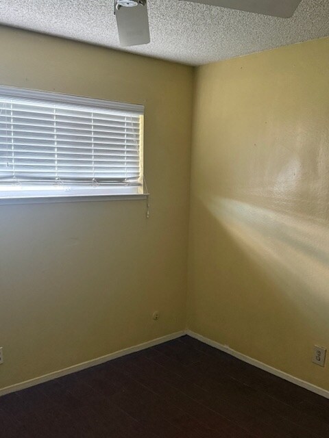 Building Photo - 9082 Piñata Way