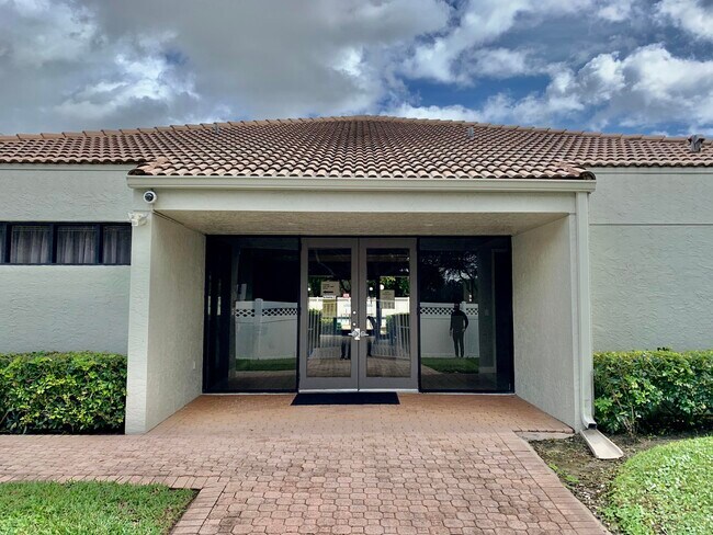Building Photo - 3100 W Rolling Hills Cir