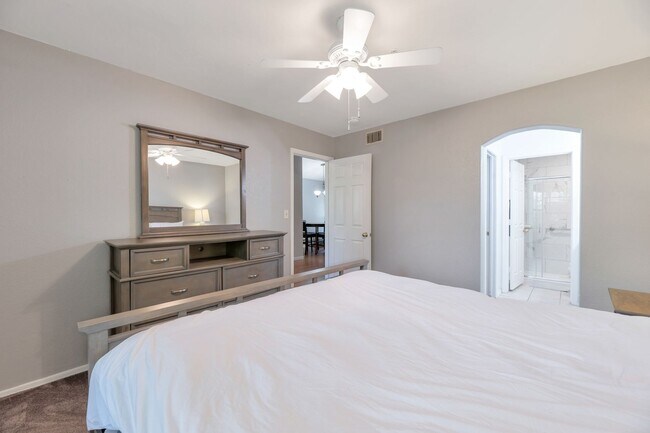 Building Photo - Fully Furnished Beautiful 2-bed, 2-bath PV Condo