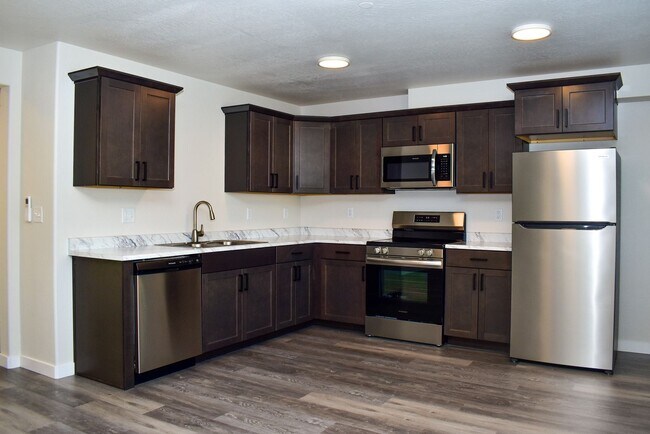 Primary Photo - 1973 Sky Park Dr