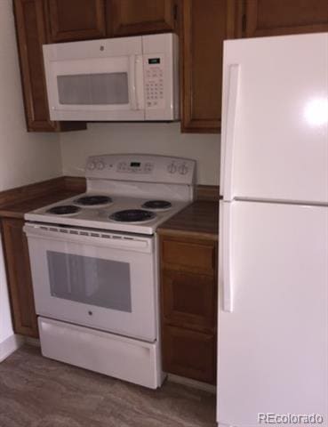 Building Photo - 4811 White Rock Cir