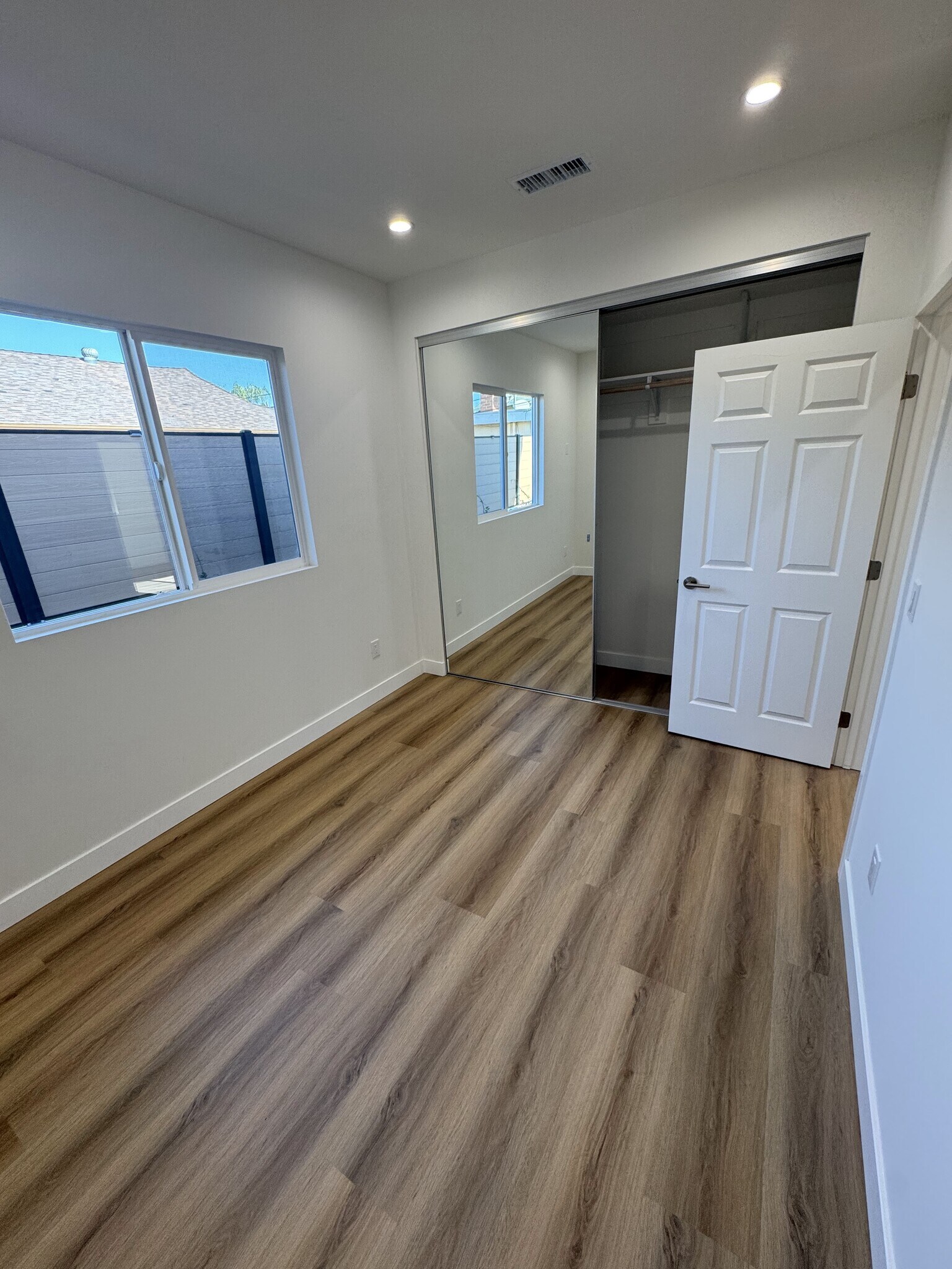 Building Photo - 15920 Eccles St