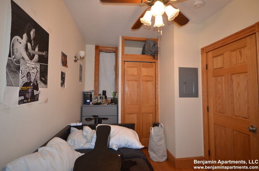 Building Photo - 16 S Russell St