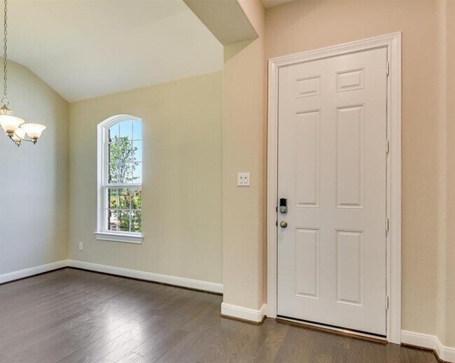 Building Photo - 907 Daffodil View Ct