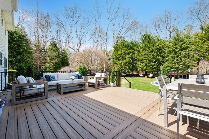 Building Photo - 39 Hollow Ln