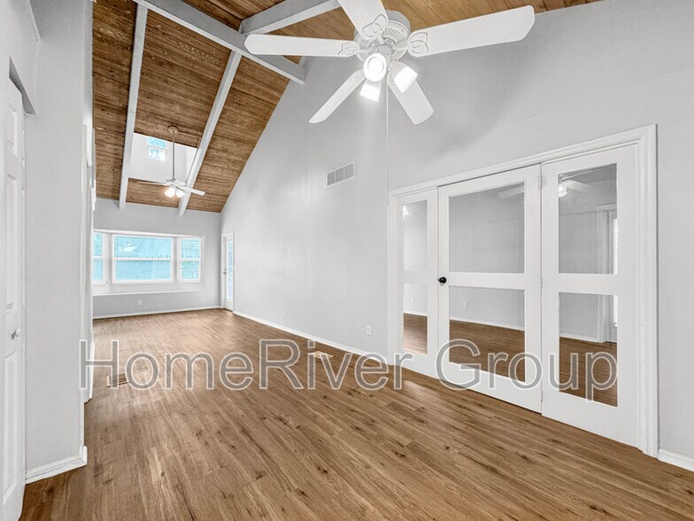 Building Photo - 5743 Eden Ln