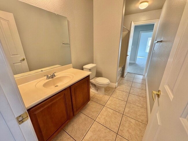 Building Photo - Stunning 4 bedroom home offering comfort and space in North Las Vegas