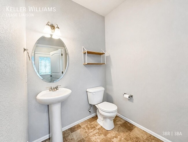 Building Photo - 7689 Grand Fir Point