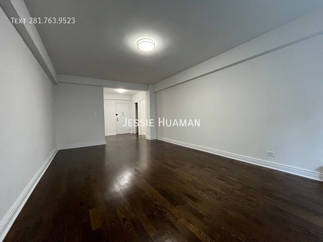 Building Photo - 219 E 69th St