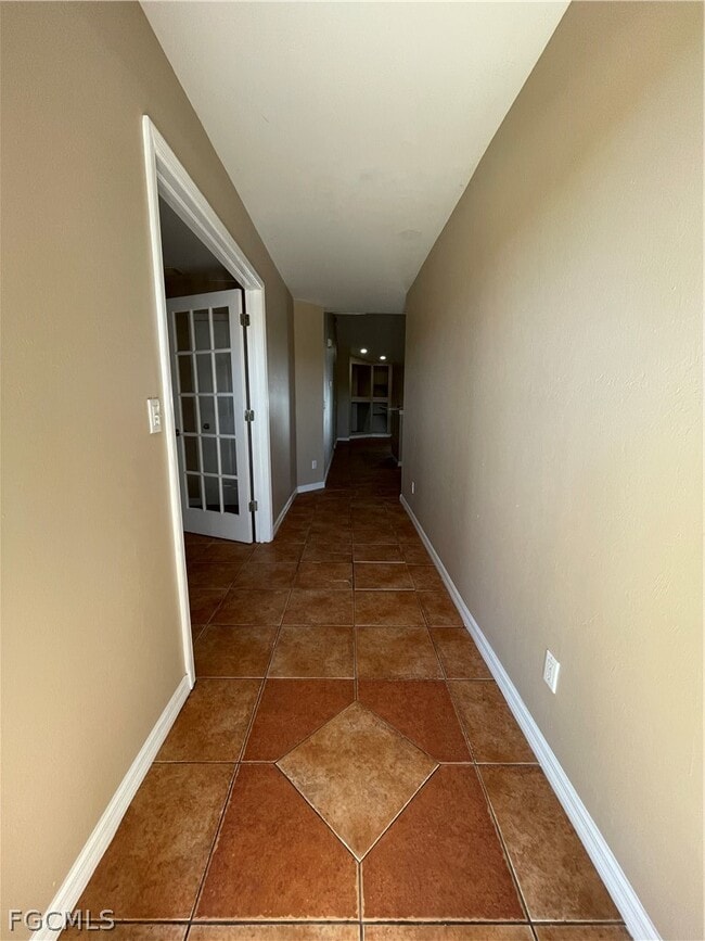 Building Photo - 621 SE 46th Ter