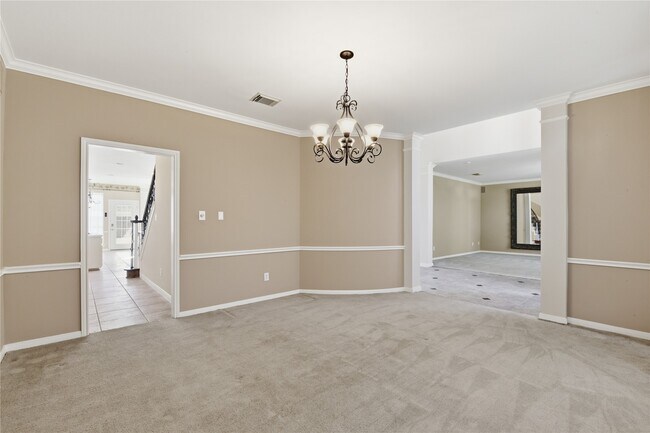 Building Photo - 5910 Willowfield Ct