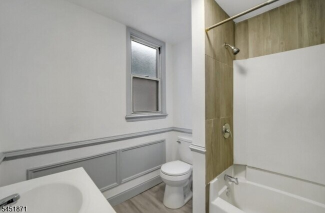 Building Photo - 227 Snyder St