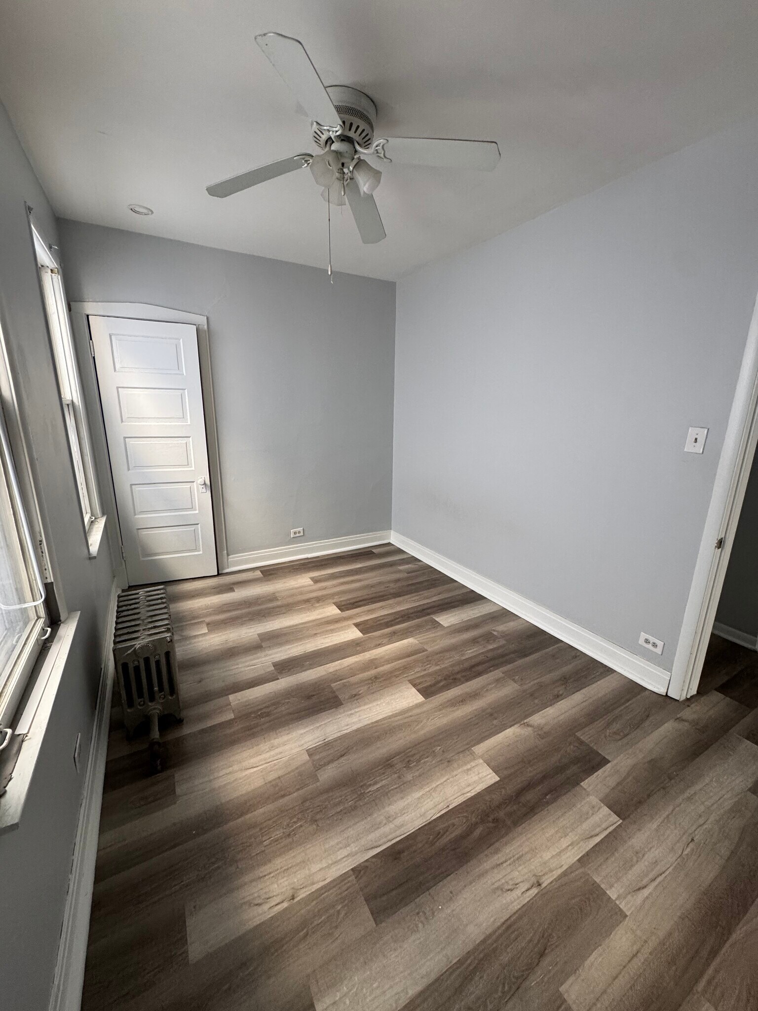 Building Photo - 4215 S Washtenaw Ave