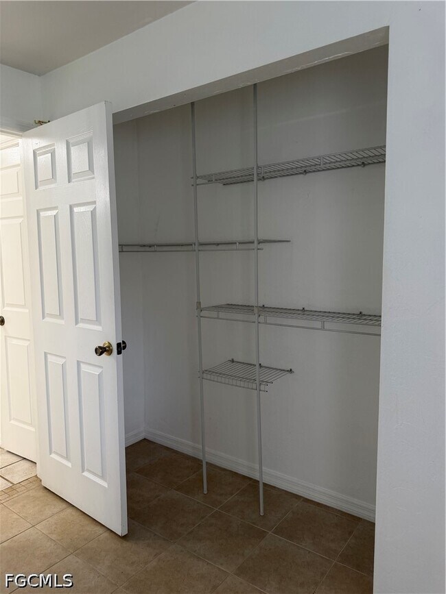 Building Photo - 2610 W Rd