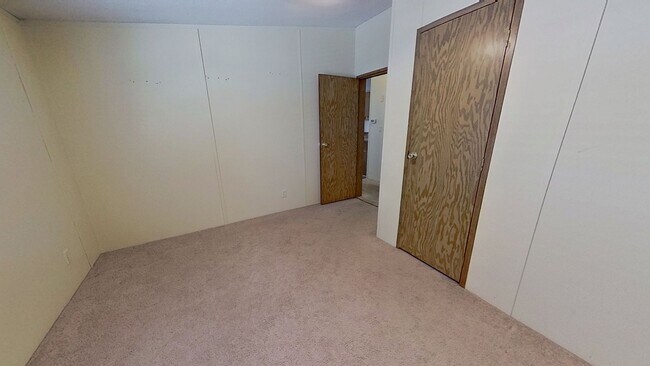 Building Photo - Mobile Home