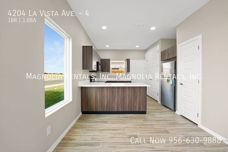 Building Photo - 4204 La Vista Ave