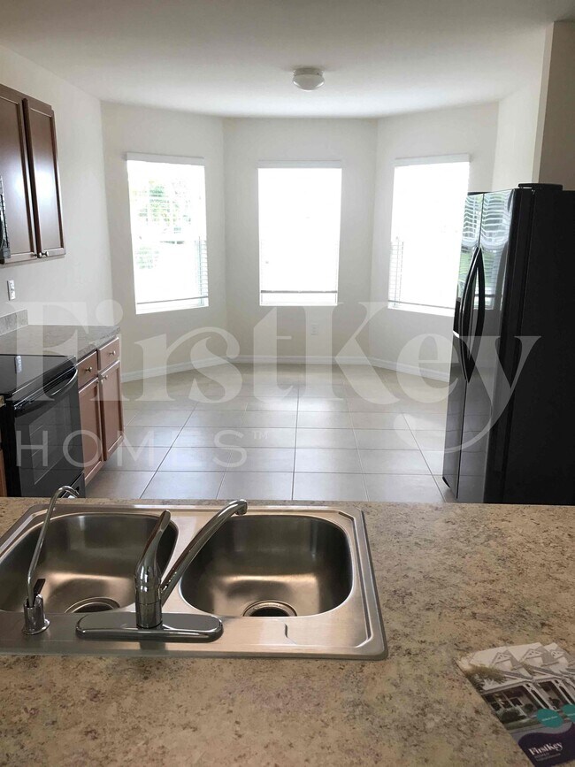 Building Photo - 217 NW 9th St