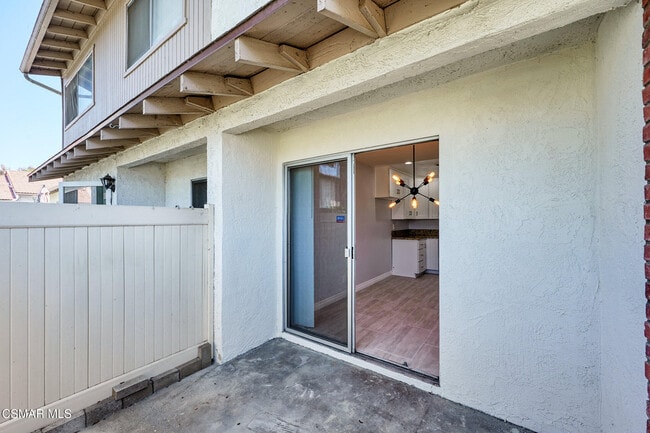 Building Photo - 1372 Ramona Dr