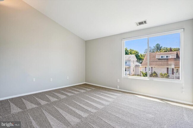 Building Photo - 3125 17th St S